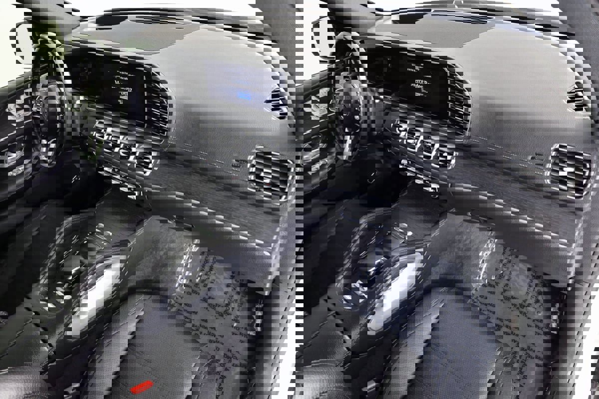 Used 2023 Mercedes-Benz GLS 580 4MATIC image 41