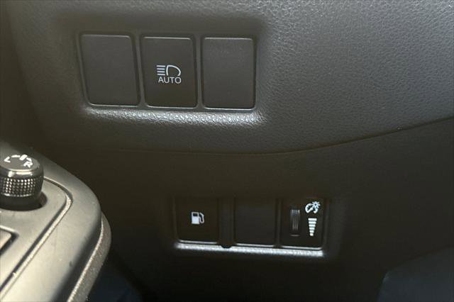 Certified 2019 Toyota C-HR LE image 27