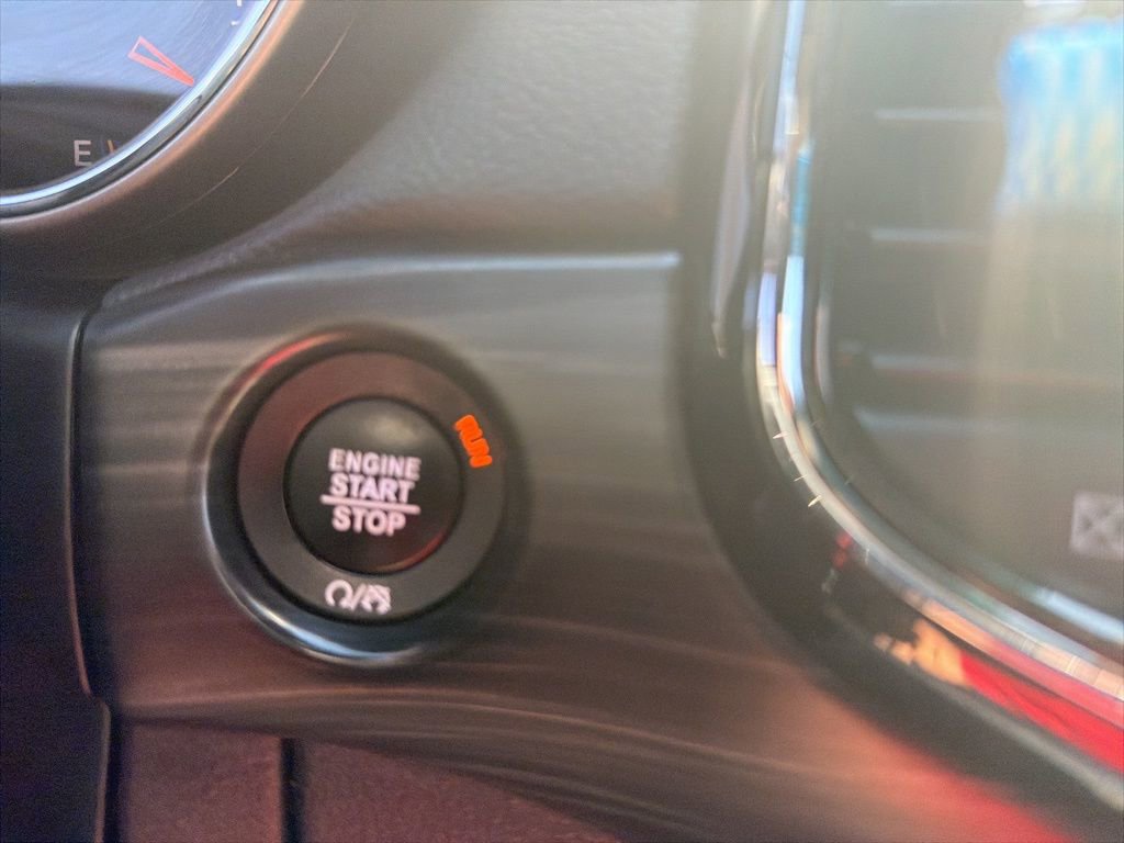 Used 2020 Jeep Grand Cherokee Altitude image 28