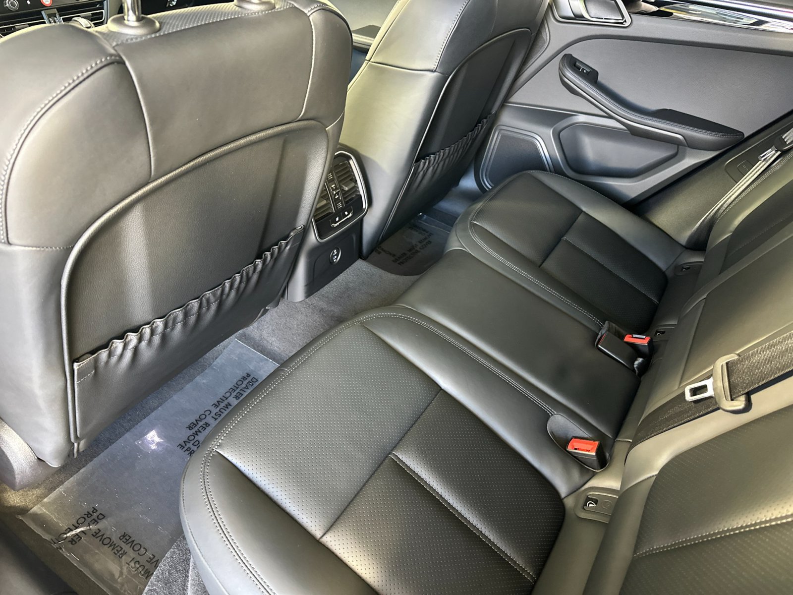 Certified 2026 Porsche Macan AWD/4WD image 14