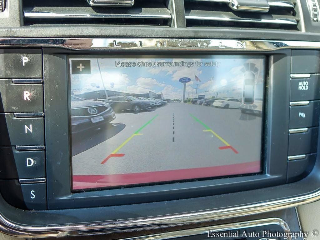 Used 2018 Lincoln Continental Reserve w/ Continental Climate Package AWD/4WD image 17