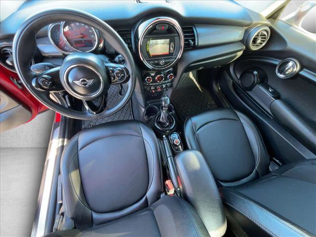 Used 2018 MINI Cooper 2-Door Hardtop image 16