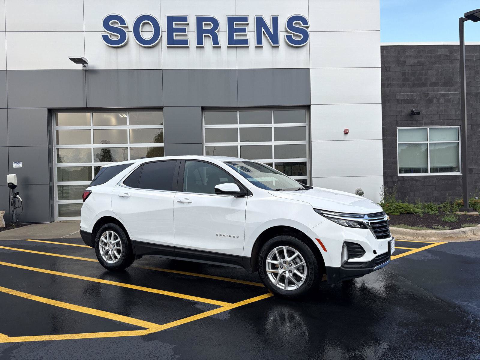 Used 2024 Chevrolet Equinox LT