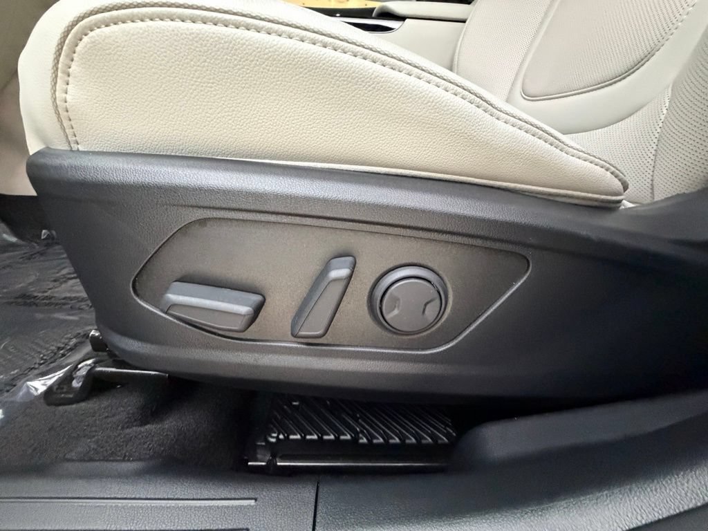 Used 2025 Hyundai Tucson Limited AWD/4WD image 23