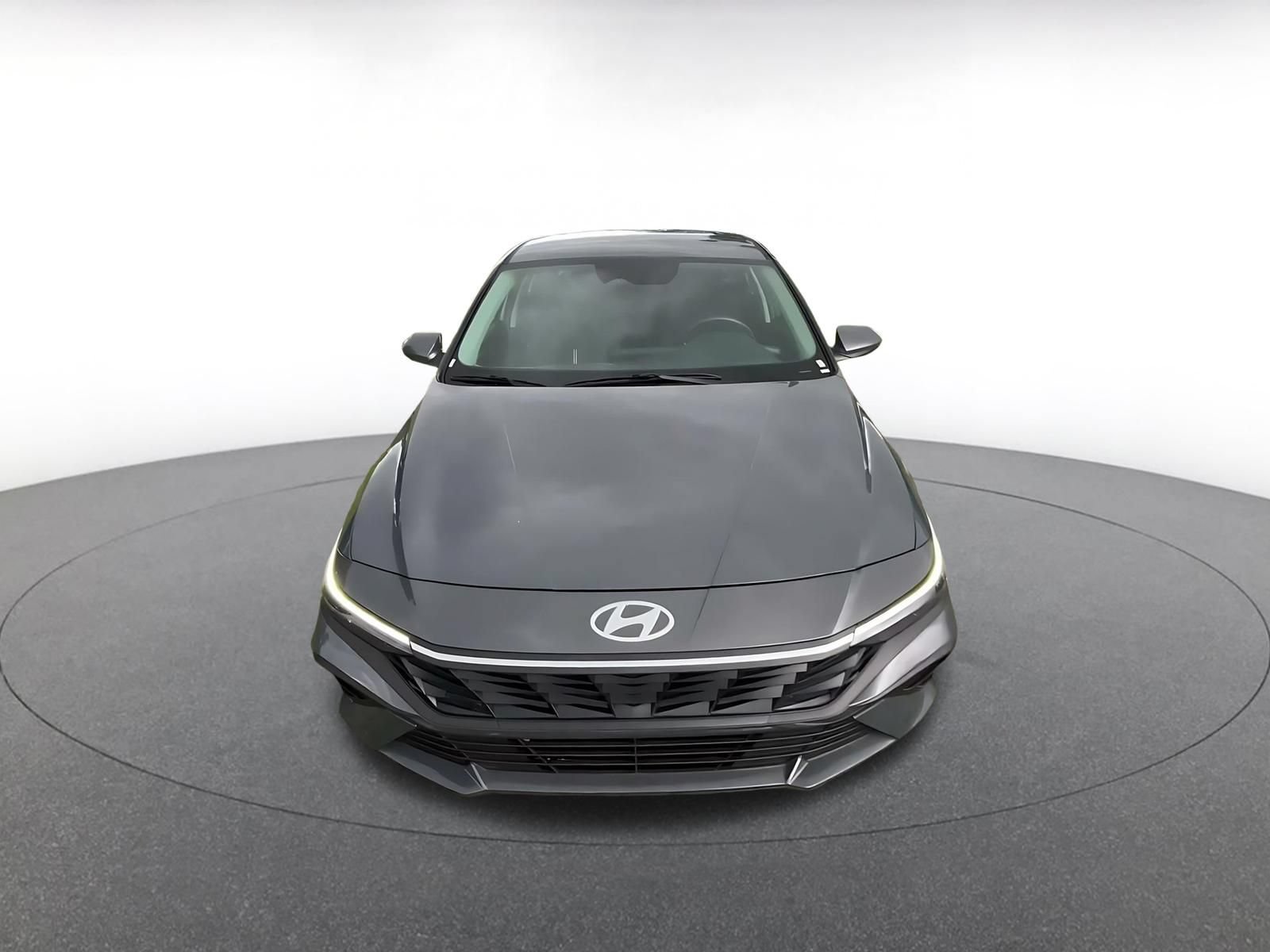 Used 2026 Hyundai Elantra Hybrid FWD image 4