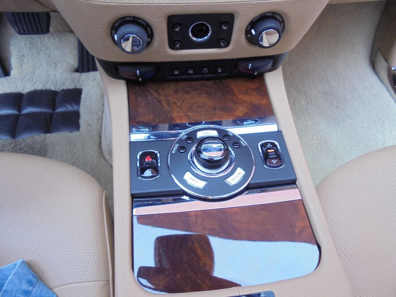 Used 2011 Rolls-Royce Ghost image 21