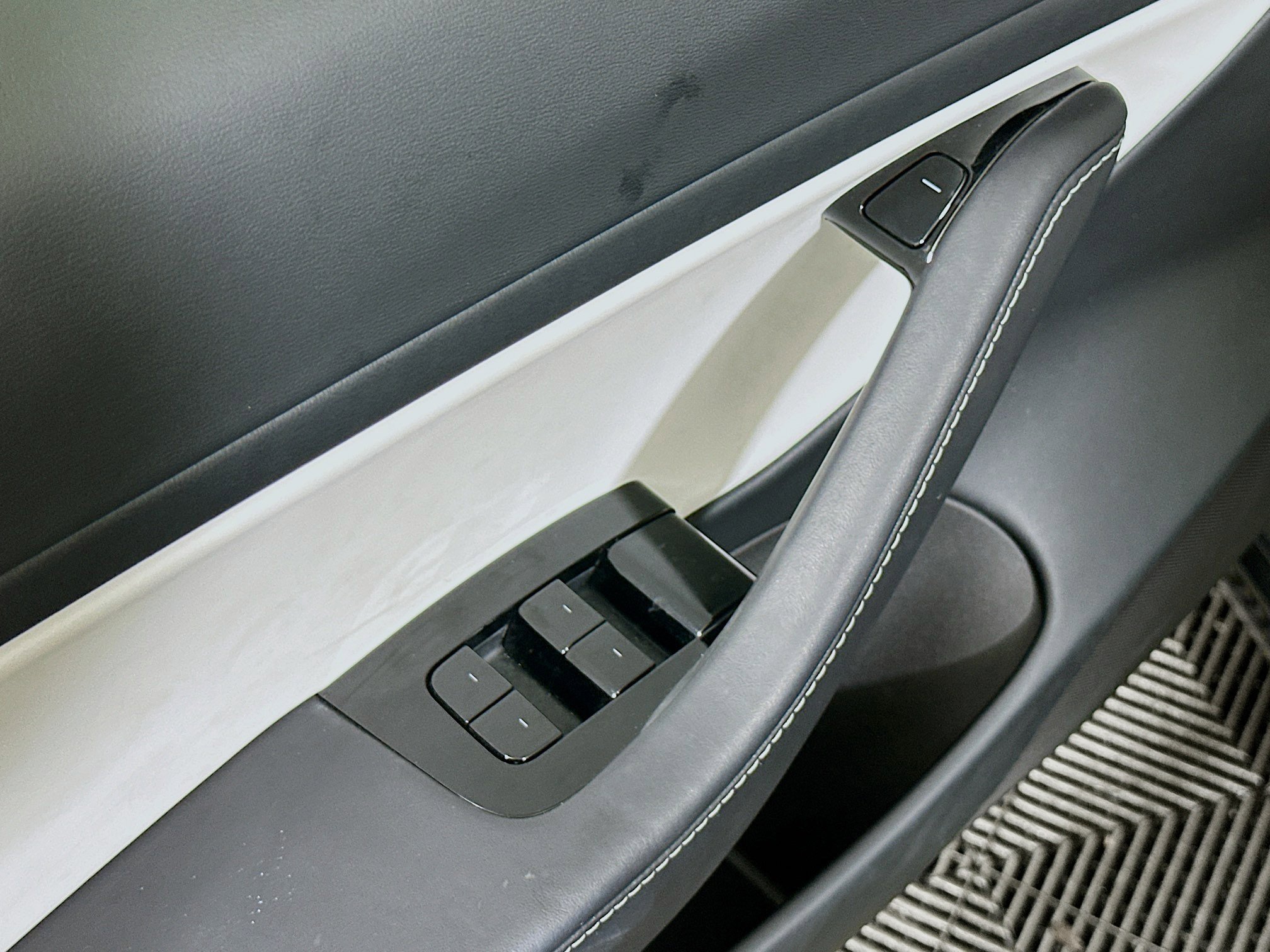 Used 2021 Tesla Model 3 Standard Range Plus image 15