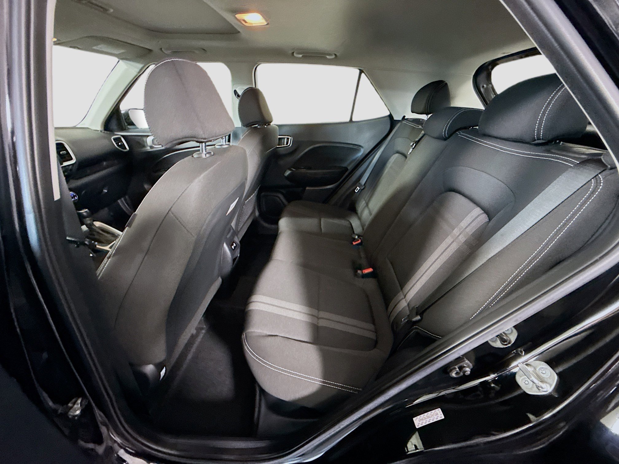 Used 2024 Hyundai Venue SEL FWD image 25