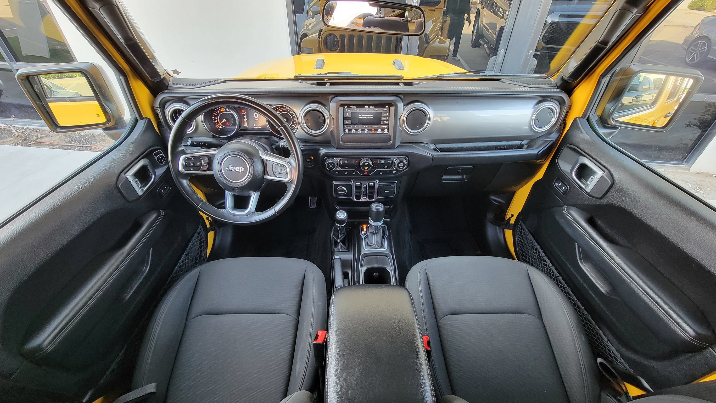 Used 2019 Jeep Wrangler Unlimited Sahara AWD/4WD image 27