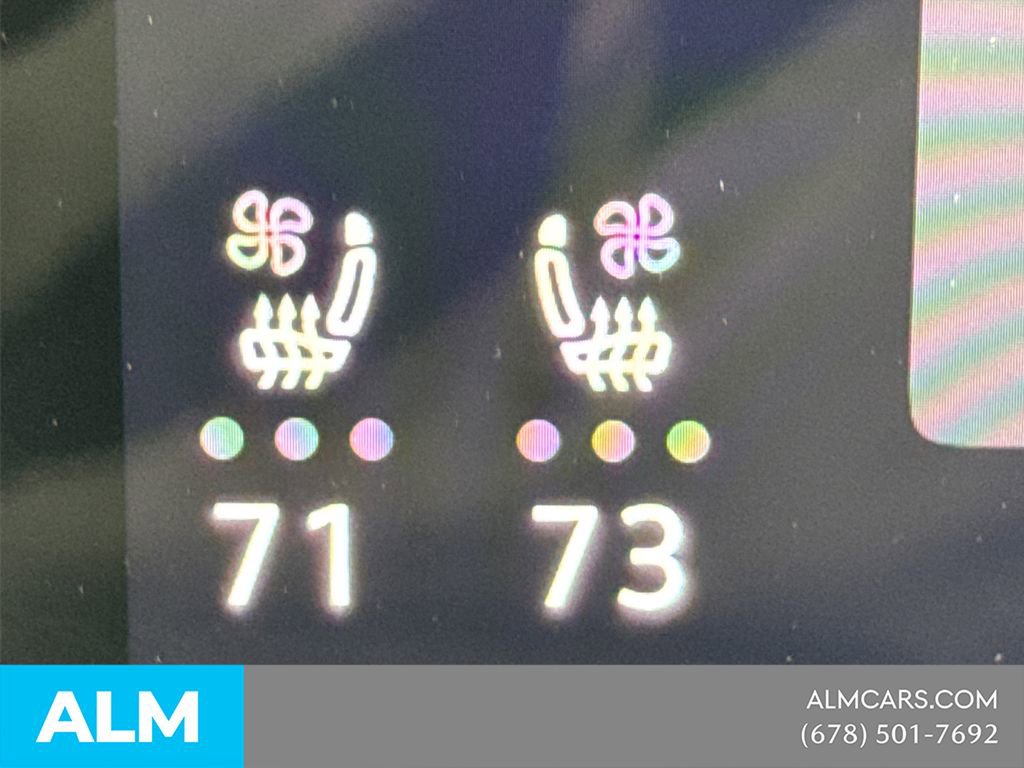 Used 2025 Volkswagen Atlas Cross Sport SE FWD image 35