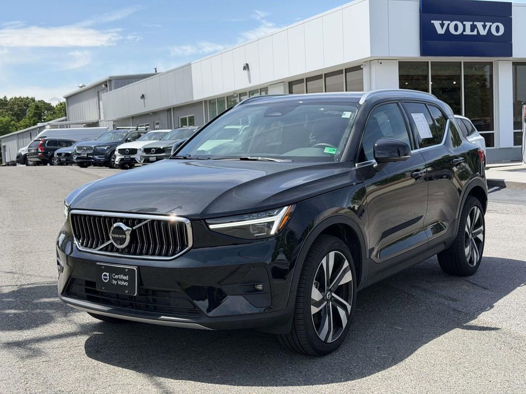 Certified 2025 Volvo XC40 B5 Ultra w/ Climate Package AWD/4WD image 22