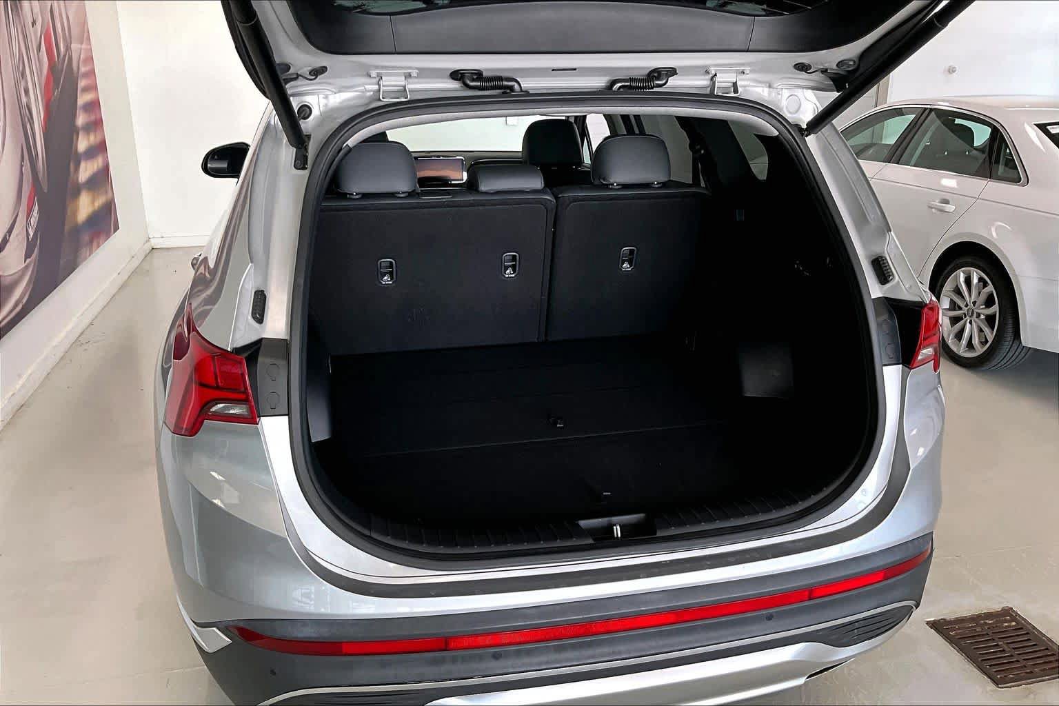 Used 2022 Hyundai Santa Fe Limited FWD image 16