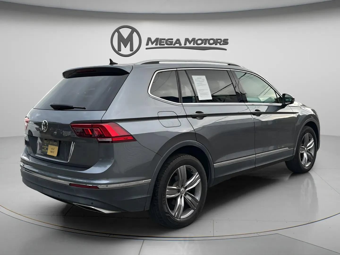 Used 2021 Volkswagen Tiguan SEL FWD image 5