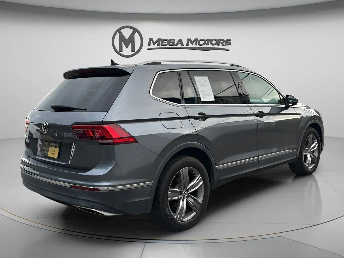 Used 2021 Volkswagen Tiguan SEL image 5