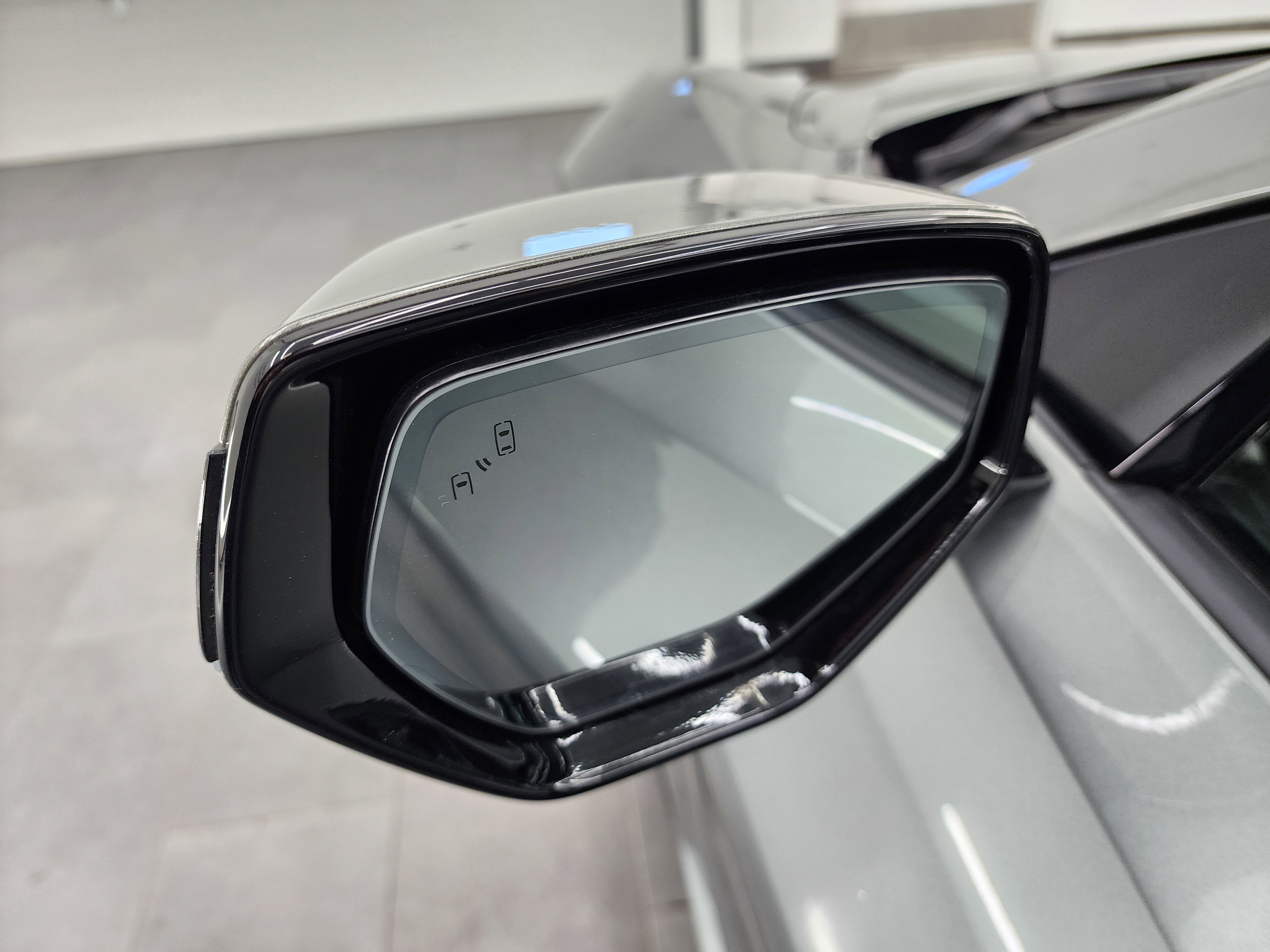 Used 2022 Chevrolet Corvette Stingray Premium Conv w/ Z51 Performance Package image 33