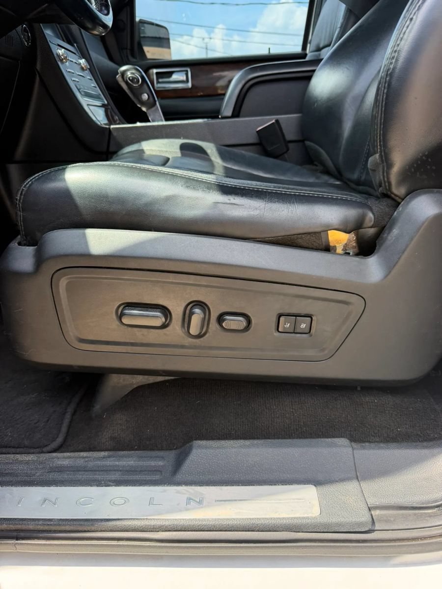 Used 2015 Lincoln Navigator L 2WD image 16