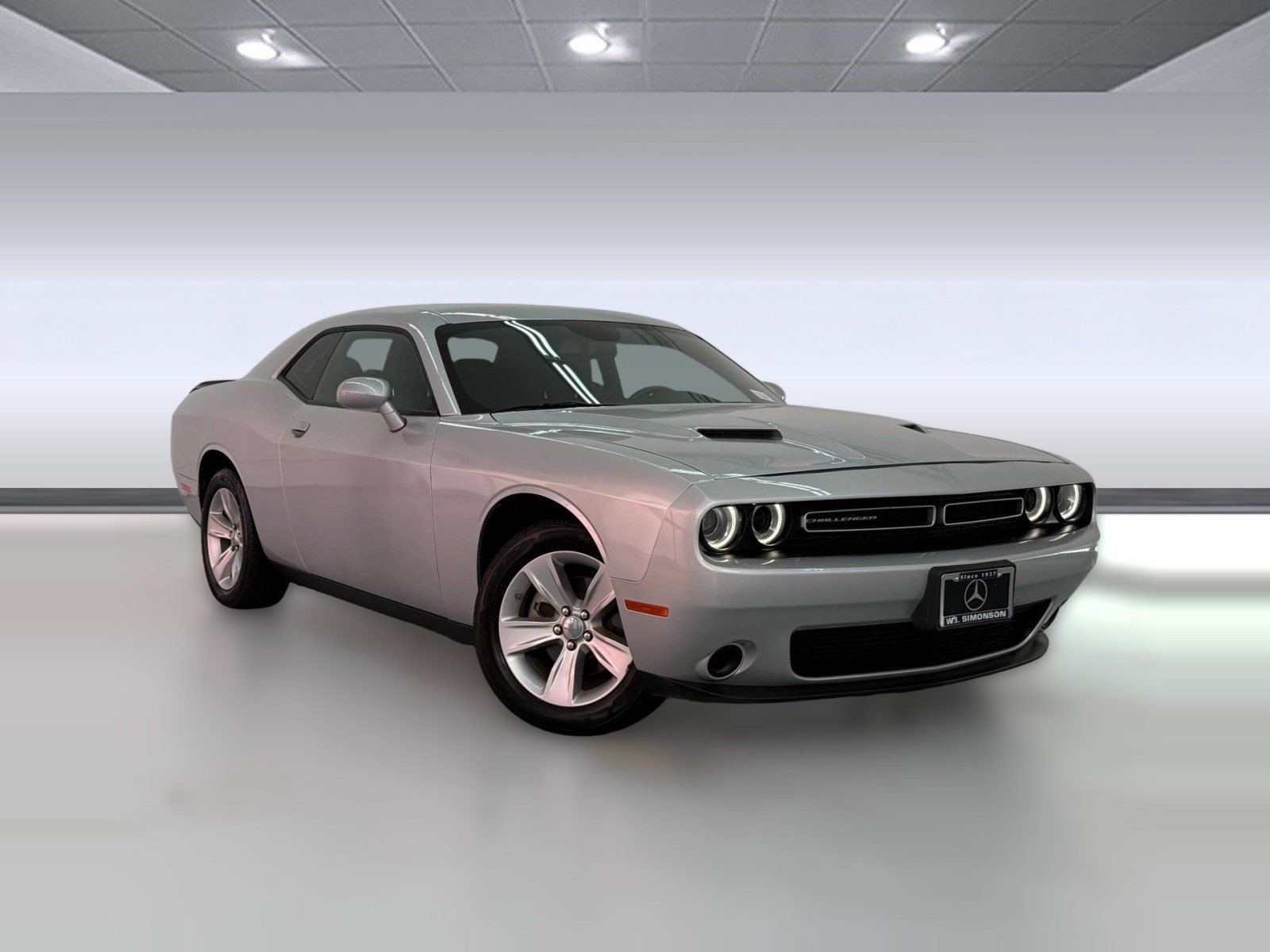 Used 2023 Dodge Challenger SXT RWD image 6