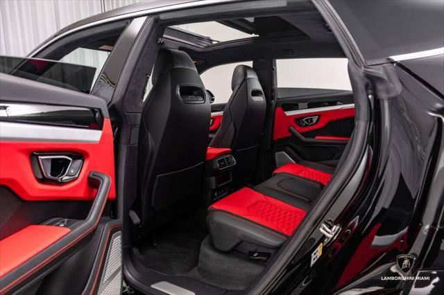 Used 2021 Lamborghini Urus AWD/4WD image 44