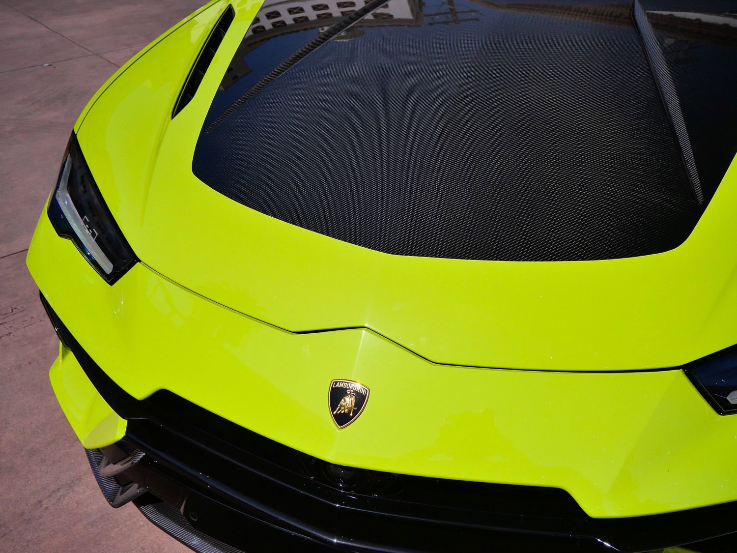 Used 2024 Lamborghini Urus Performante AWD/4WD image 17