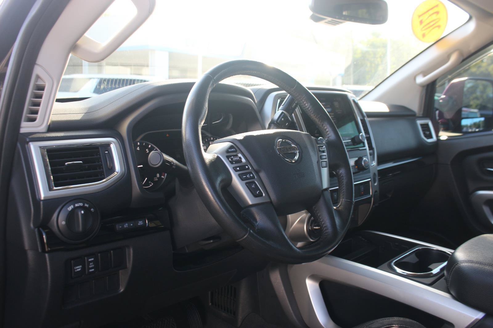 Used 2021 Nissan Titan SV w/ SV Convenience Package AWD/4WD image 17