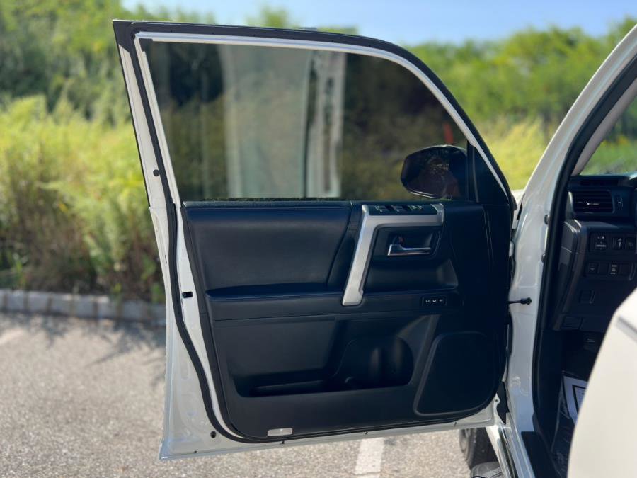 Used 2020 Toyota 4Runner Limited image 35