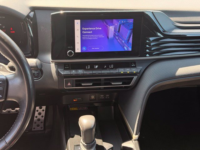 Used 2025 Toyota Camry SE FWD image 16