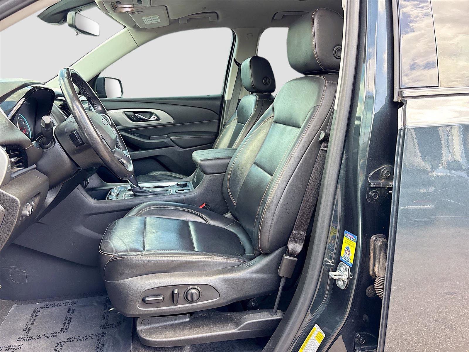 Used 2020 Chevrolet Traverse RS FWD image 21