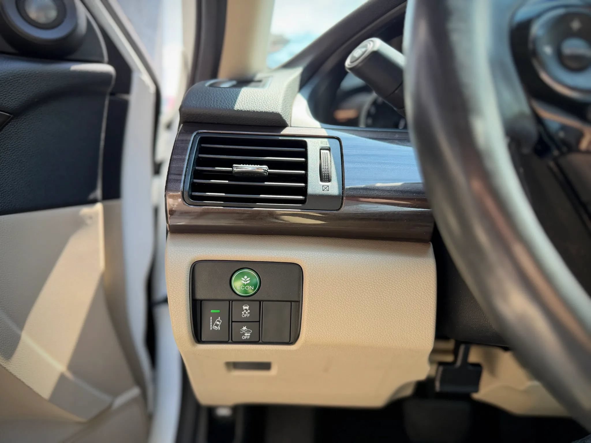Used 2017 Honda Accord EX-L image 8