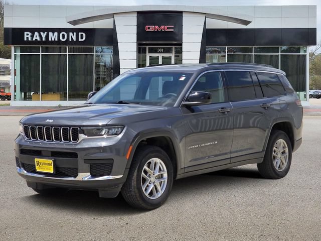 Used 2025 Jeep Grand Cherokee L Laredo RWD image 3