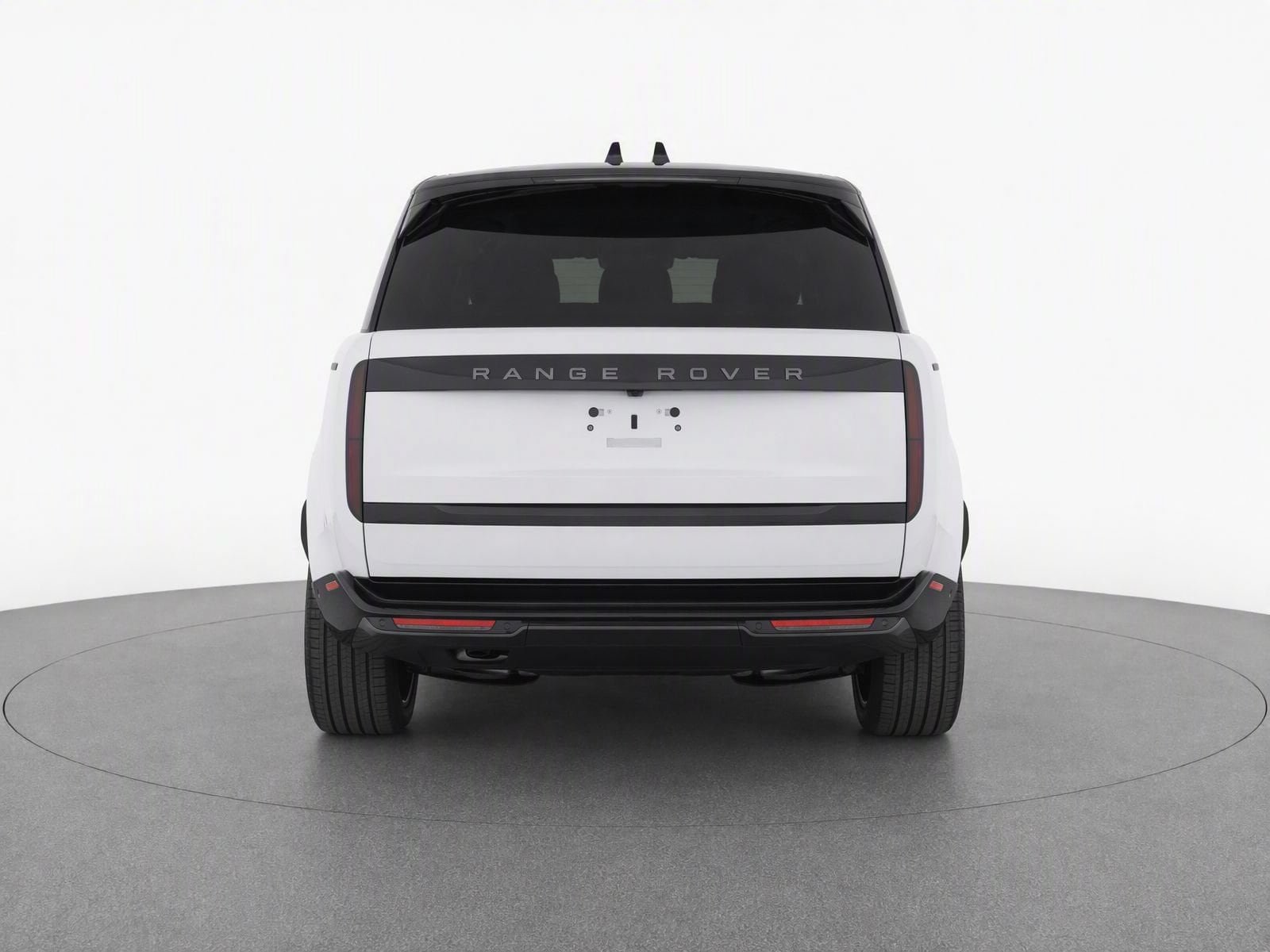 Used 2025 Land Rover Range Rover Long Wheelbase SE AWD/4WD image 4