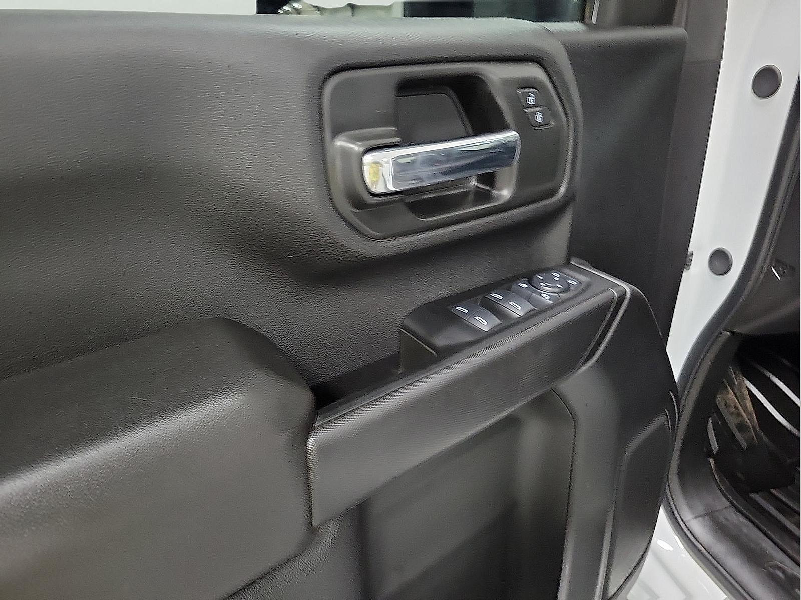 Used 2025 Chevrolet Silverado 2500 Custom w/ Custom Value Package AWD/4WD image 10