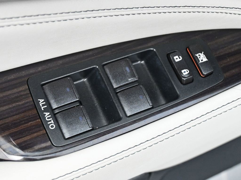 Used 2016 Lexus LS 460 w/ Comfort Package image 3