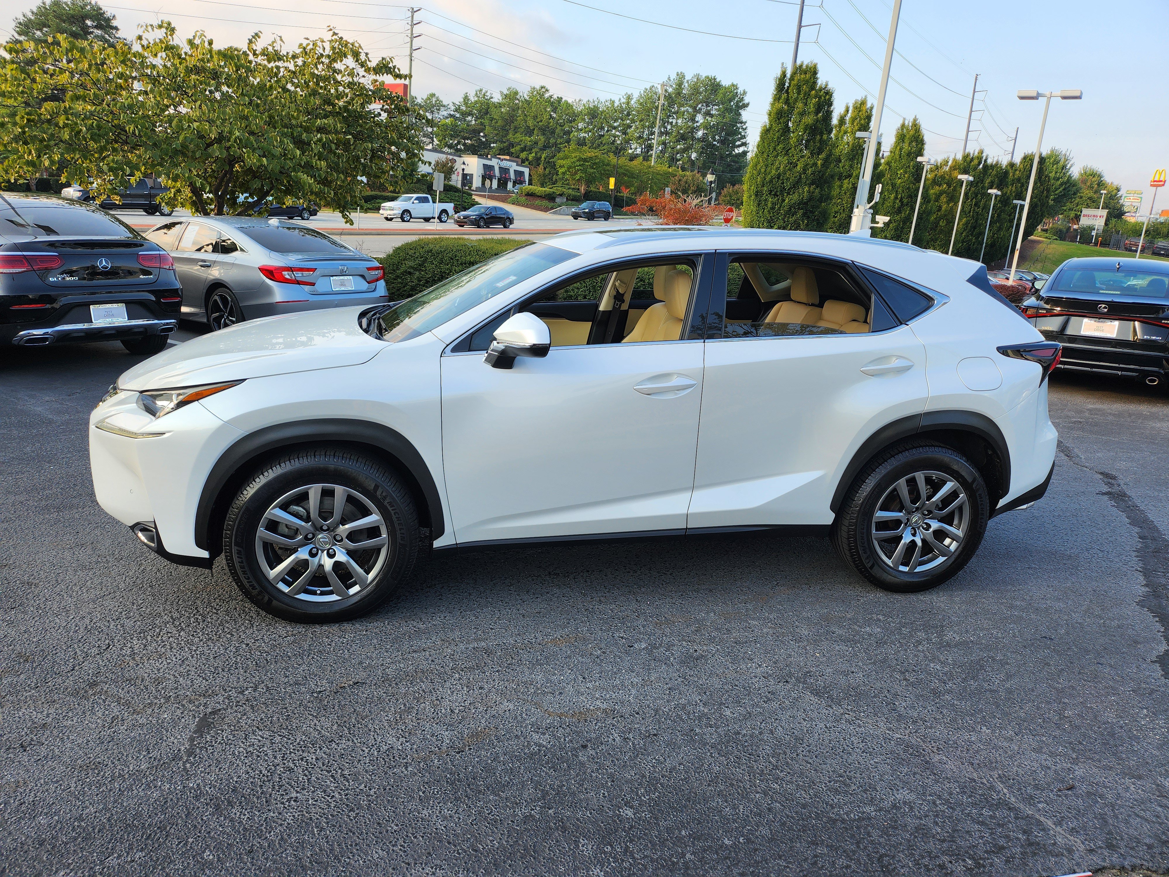 Used 2016 Lexus NX 200t FWD w/ Luxury Package image 2