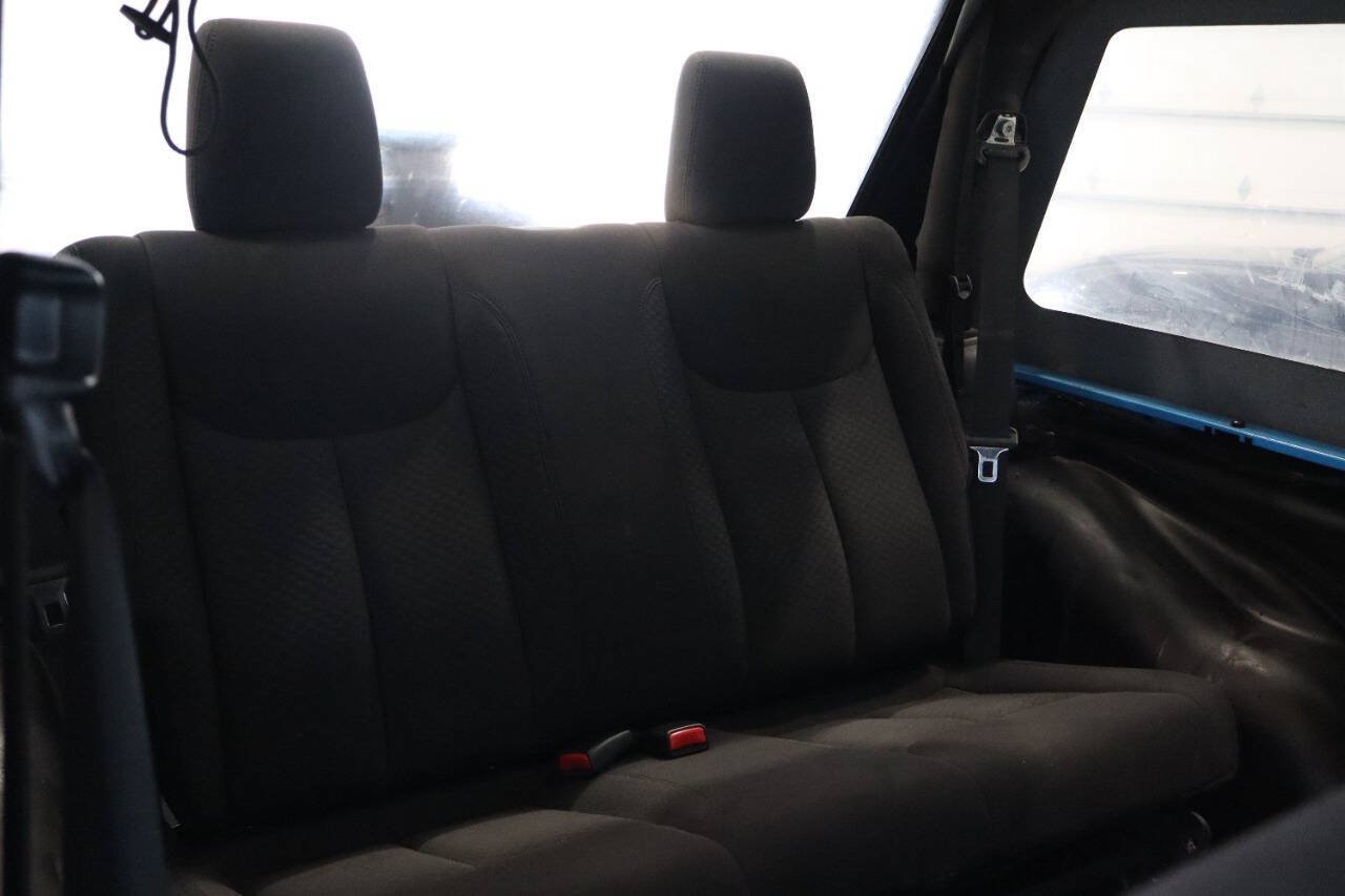 Used 2017 Jeep Wrangler Sport AWD/4WD image 12