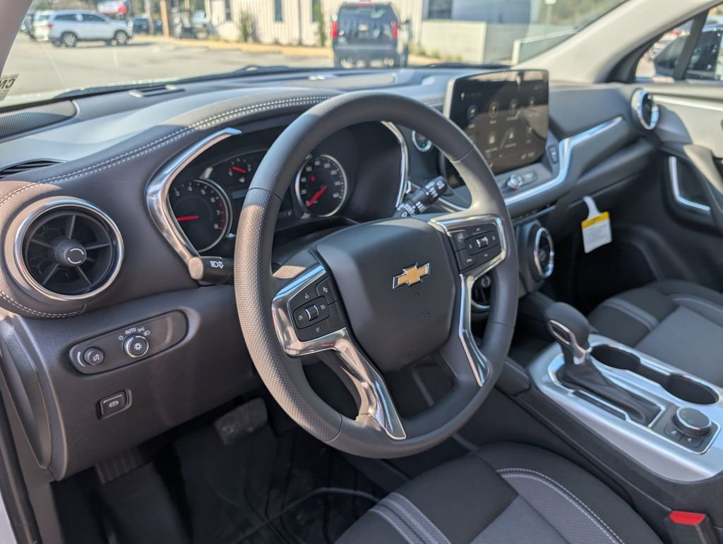 New 2026 Chevrolet Blazer LT w/ Midnight/Sport Edition FWD image 13