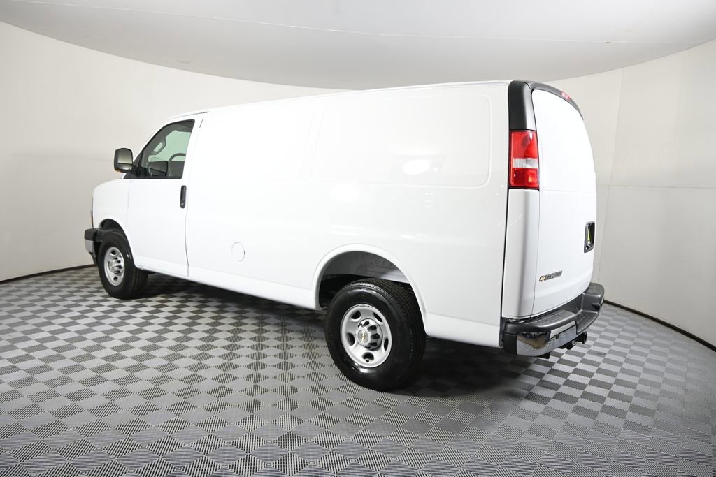 New 2026 Chevrolet Express 3500 image 4