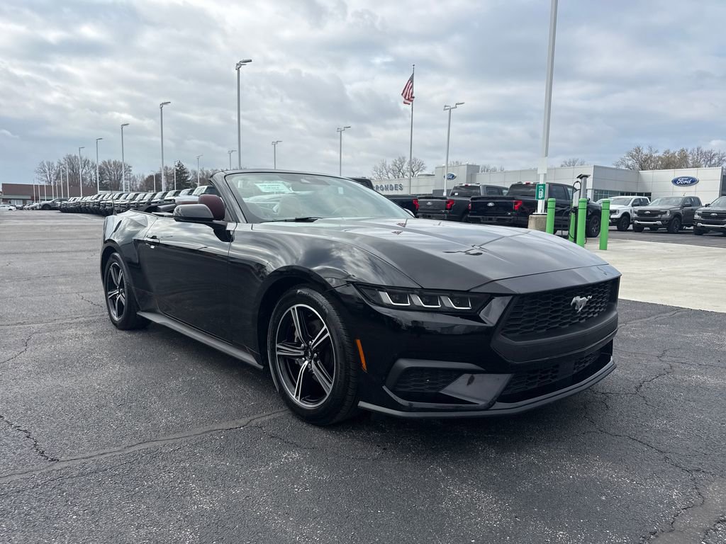 Used 2025 Ford Mustang Premium image 40