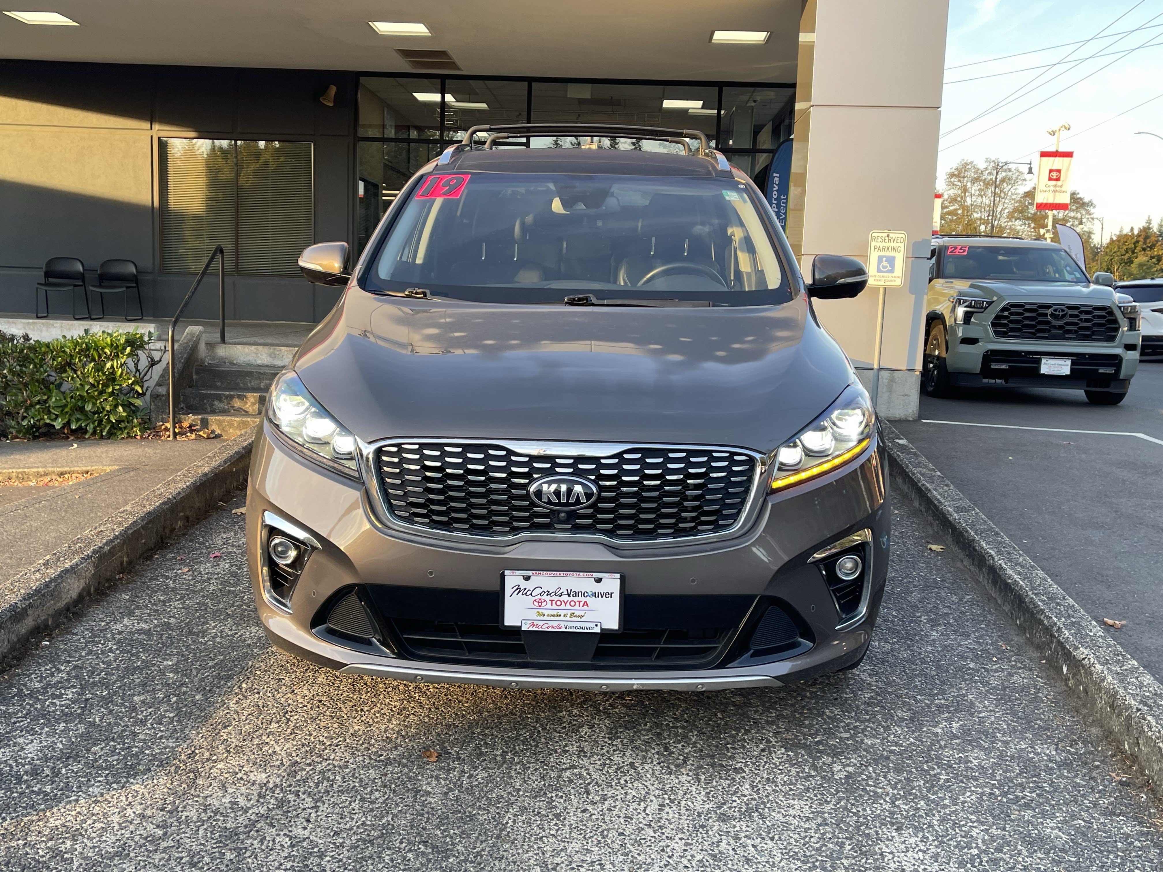 Used 2019 Kia Sorento SX w/ SX Touring Package AWD/4WD image 2