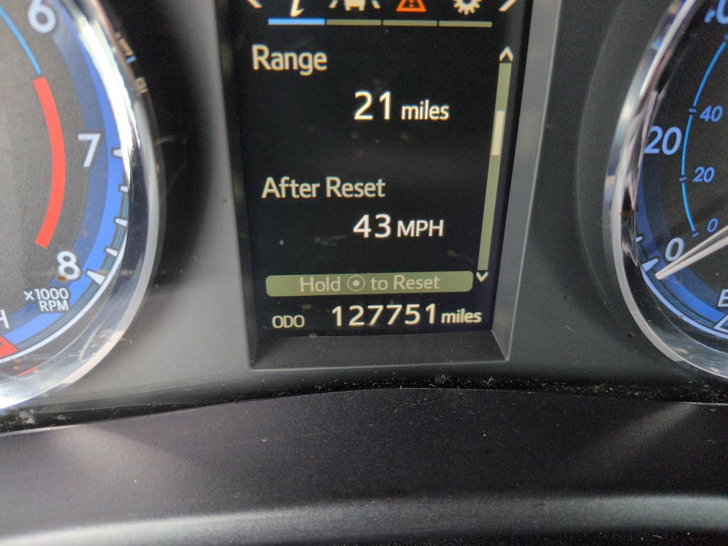 Used 2017 Toyota Corolla SE w/ Carpet Mat Package (TMS) image 17