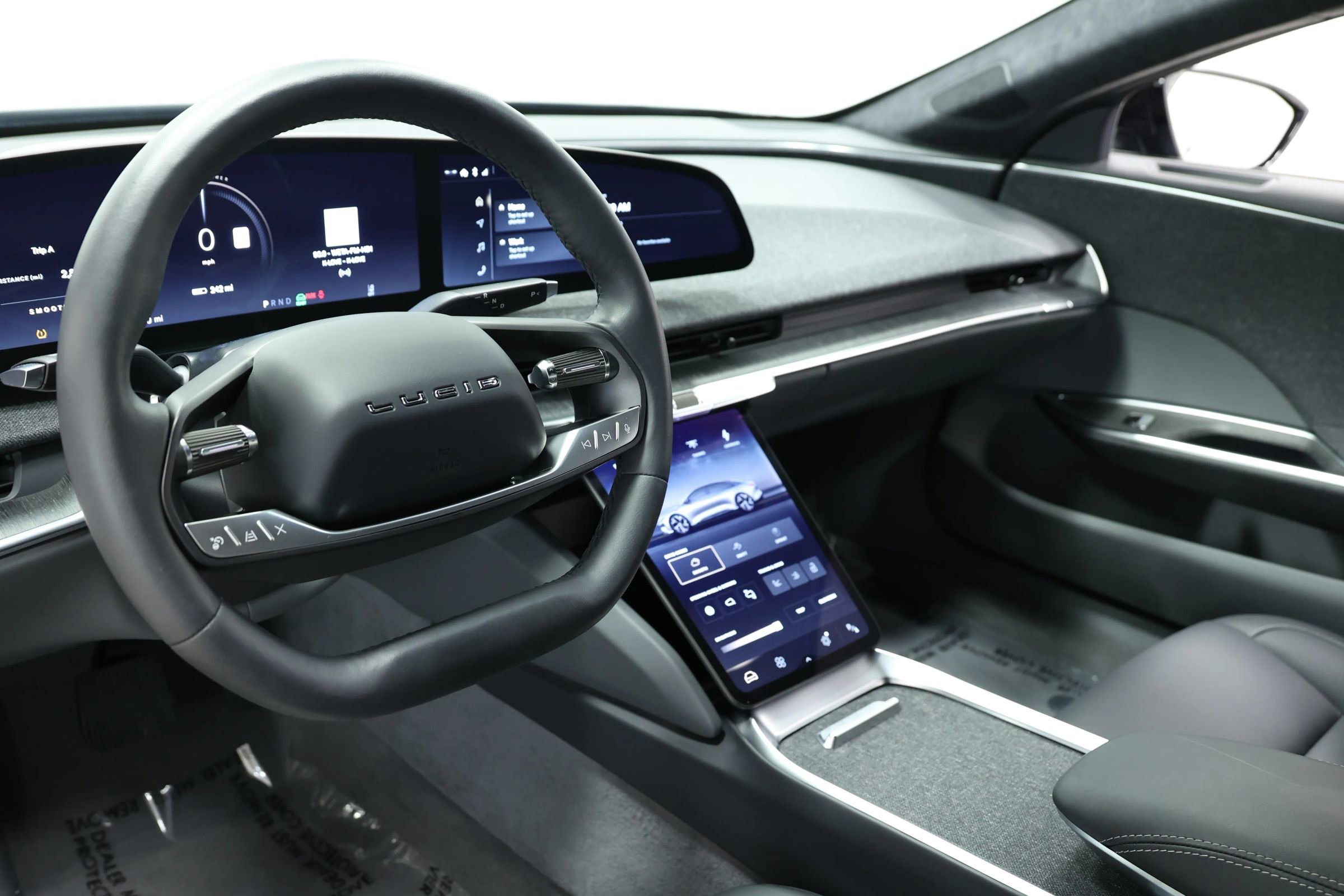 Used 2024 Lucid Air Pure image 2