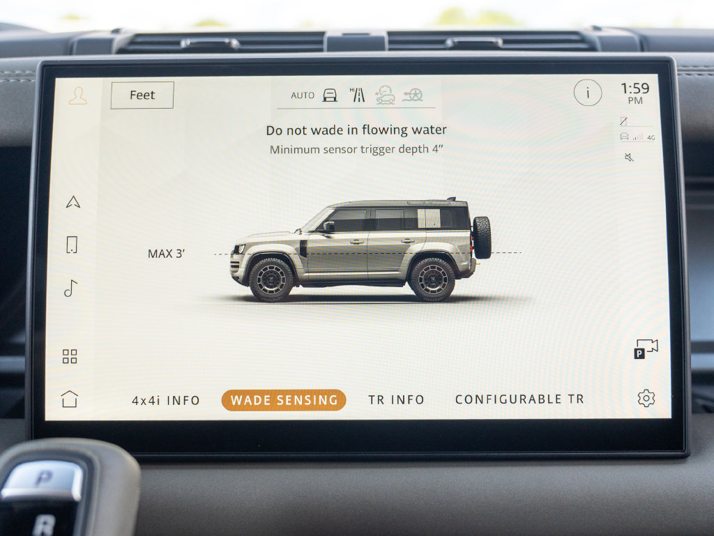 Used 2025 Land Rover Defender 110 AWD/4WD image 27