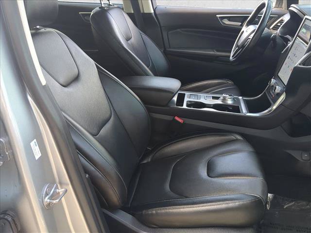 Used 2022 Ford Edge Titanium AWD/4WD image 19