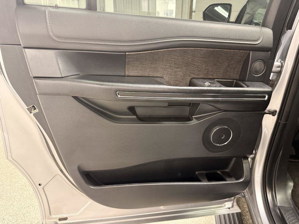 Used 2021 Ford Expedition Max Limited AWD/4WD image 33