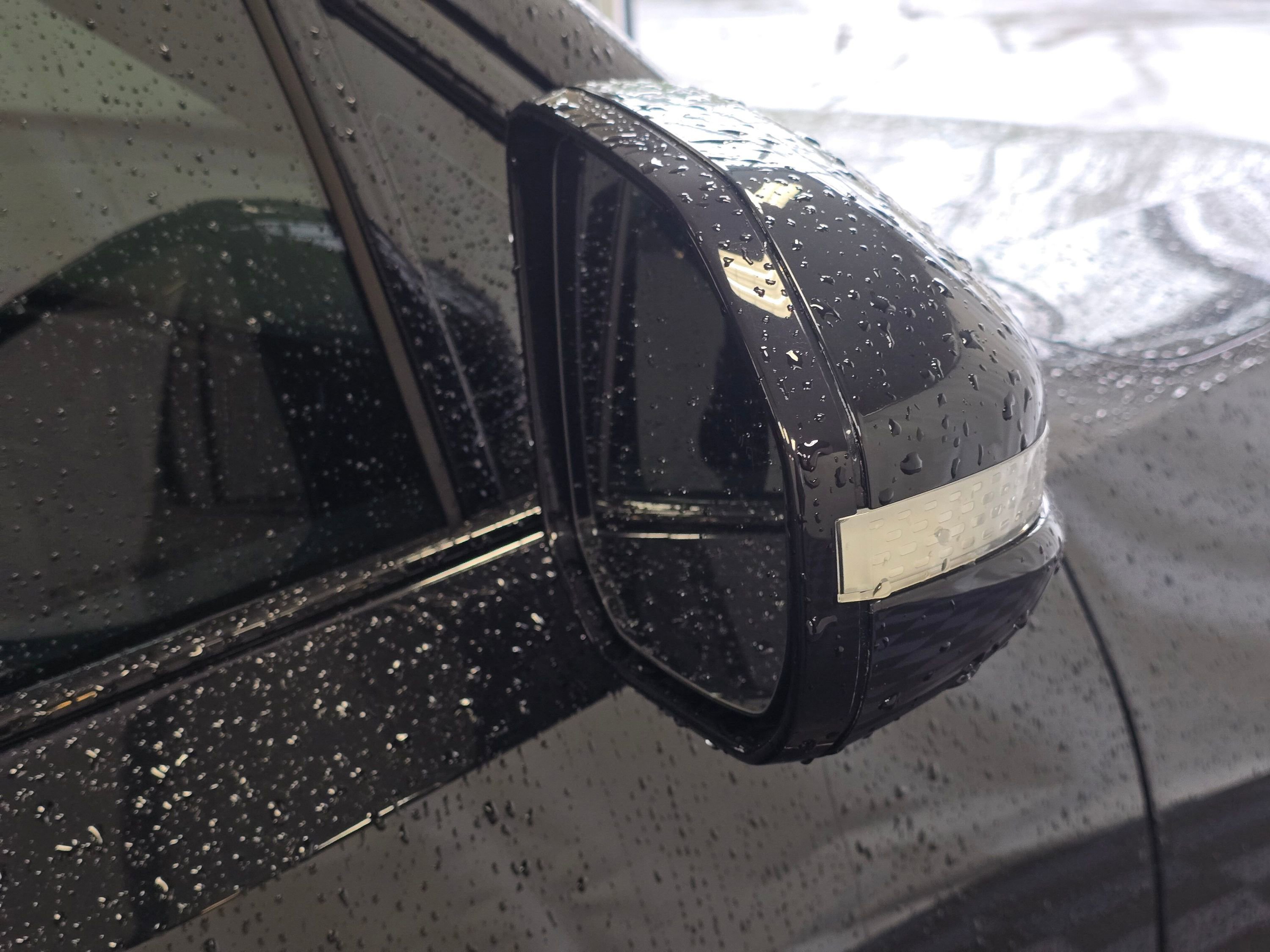 Used 2022 Rivian R1T Adventure image 28