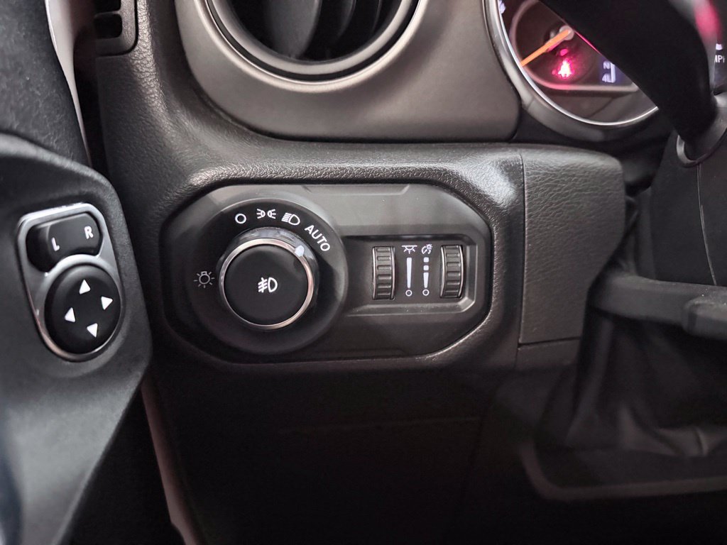 Used 2022 Jeep Wrangler Sport AWD/4WD image 22