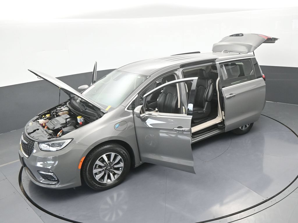 Used 2022 Chrysler Pacifica Touring-L FWD image 68