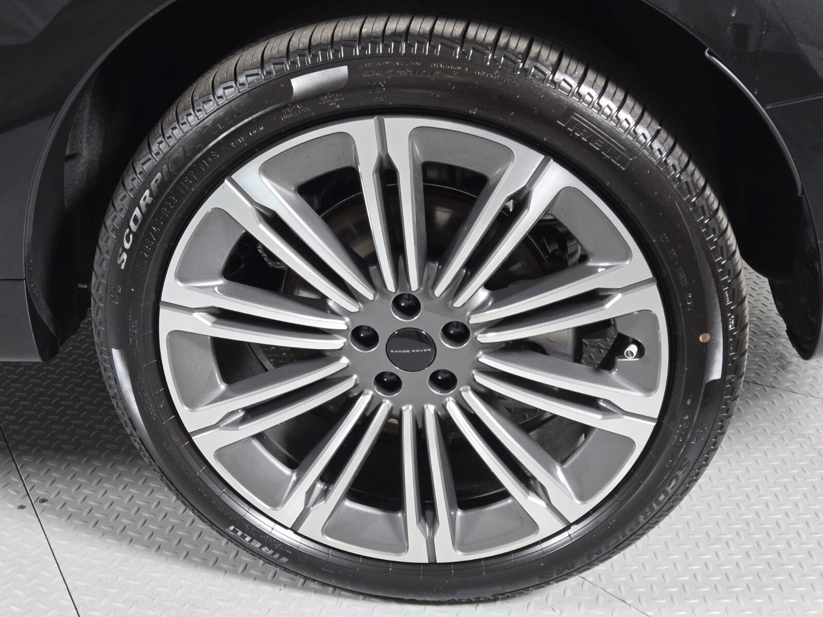 New 2026 Land Rover Range Rover Sport Dynamic SE image 9