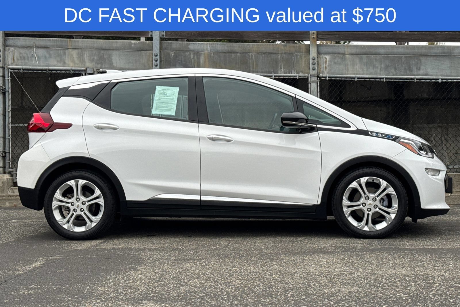 Used 2020 Chevrolet Bolt LT FWD image 3