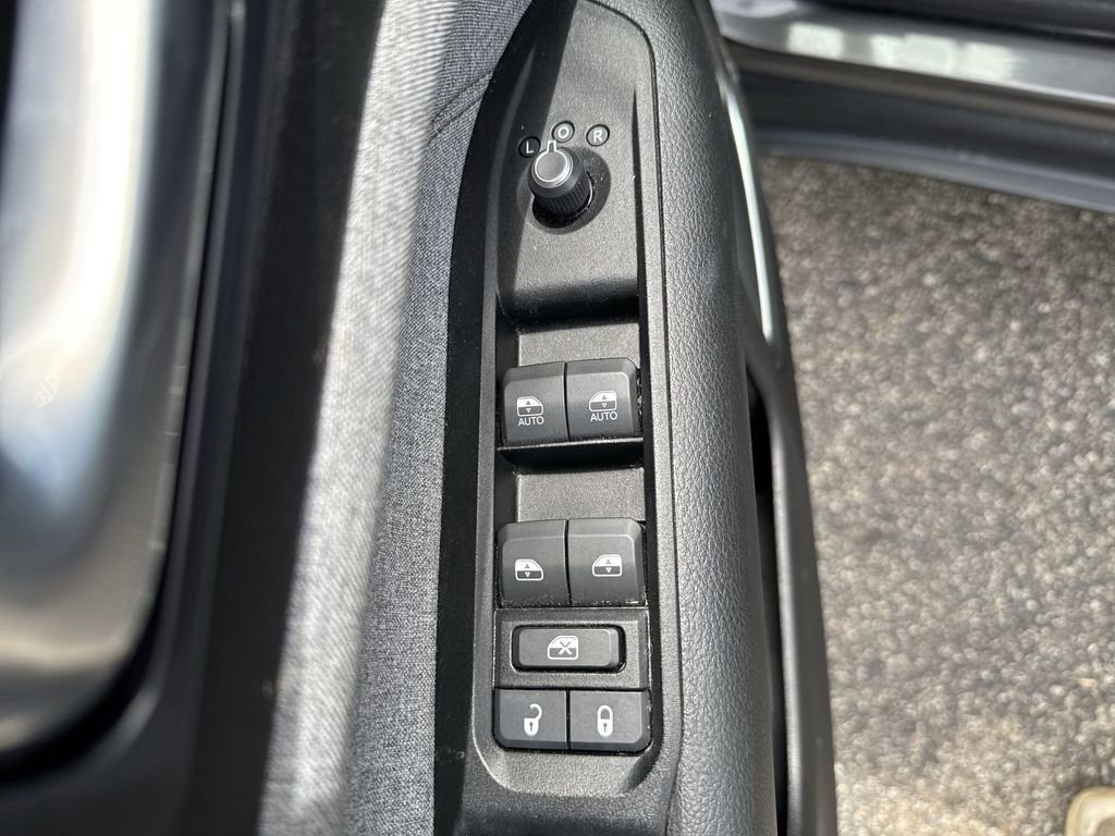 Used 2022 Jeep Compass Latitude AWD/4WD image 13