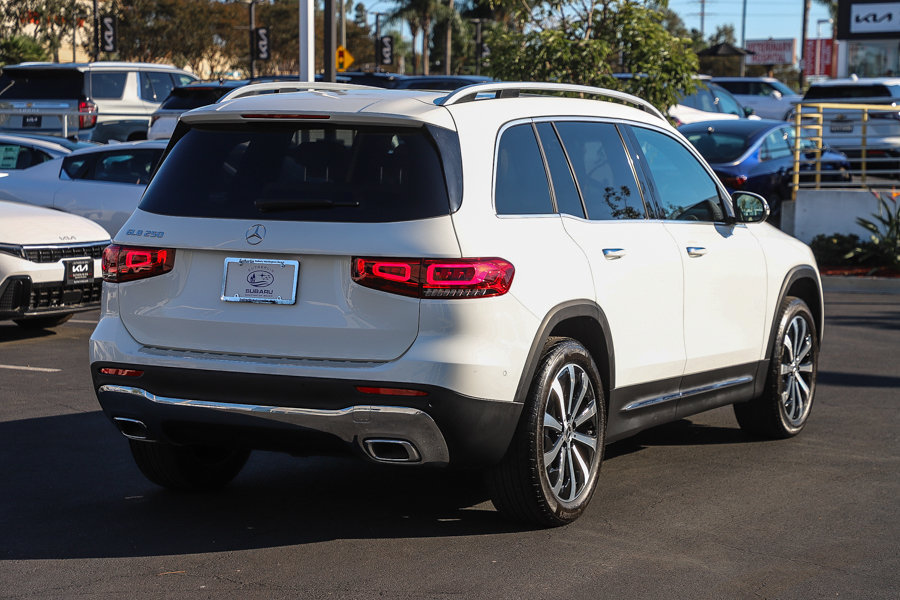 Used 2022 Mercedes-Benz GLB 250 w/ Premium Package Lite image 7